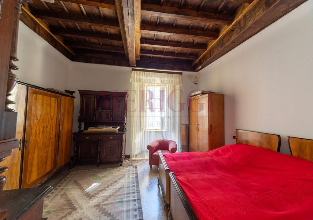 camera con soffitti a cassettoni - villa epoca erba - vendita - meriggi