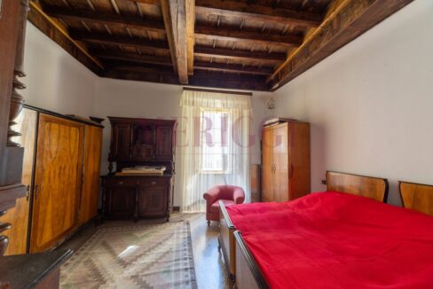 camera con soffitti a cassettoni - villa epoca erba - vendita - meriggi