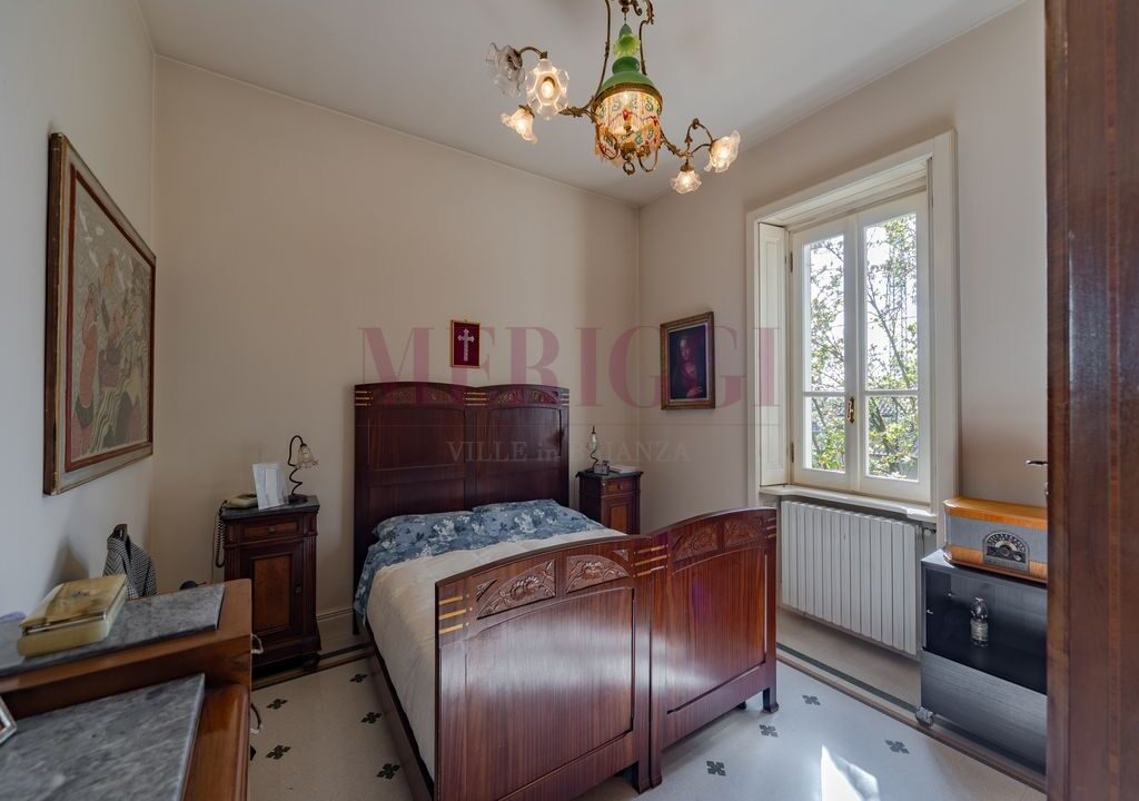 camera da letto- villa vimercate - vendita - meriggi