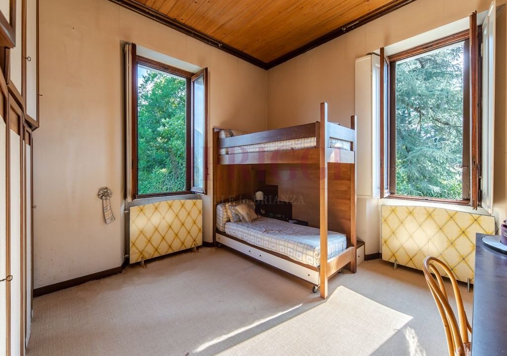 cameretta con letto a castello - villa Oggiono - vendita - Meriggi