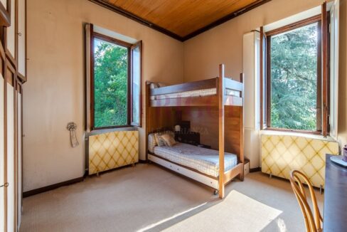 cameretta con letto a castello - villa Oggiono - vendita - Meriggi