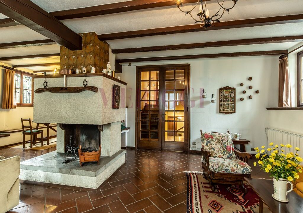 camino in taverna - villa casatenovo montecarmelo - meriggi