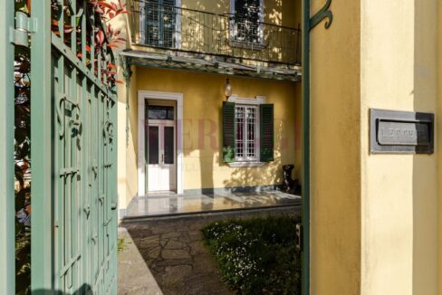 cancello di ingresso - villa vimercate - vendita - meriggi