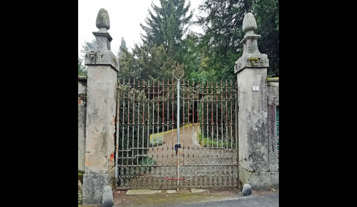 cancello ingresso principale - villa Olgiate Molgora - Meriggi