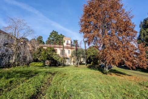 ciardino a sud - villa epoca erba - vendita - meriggi