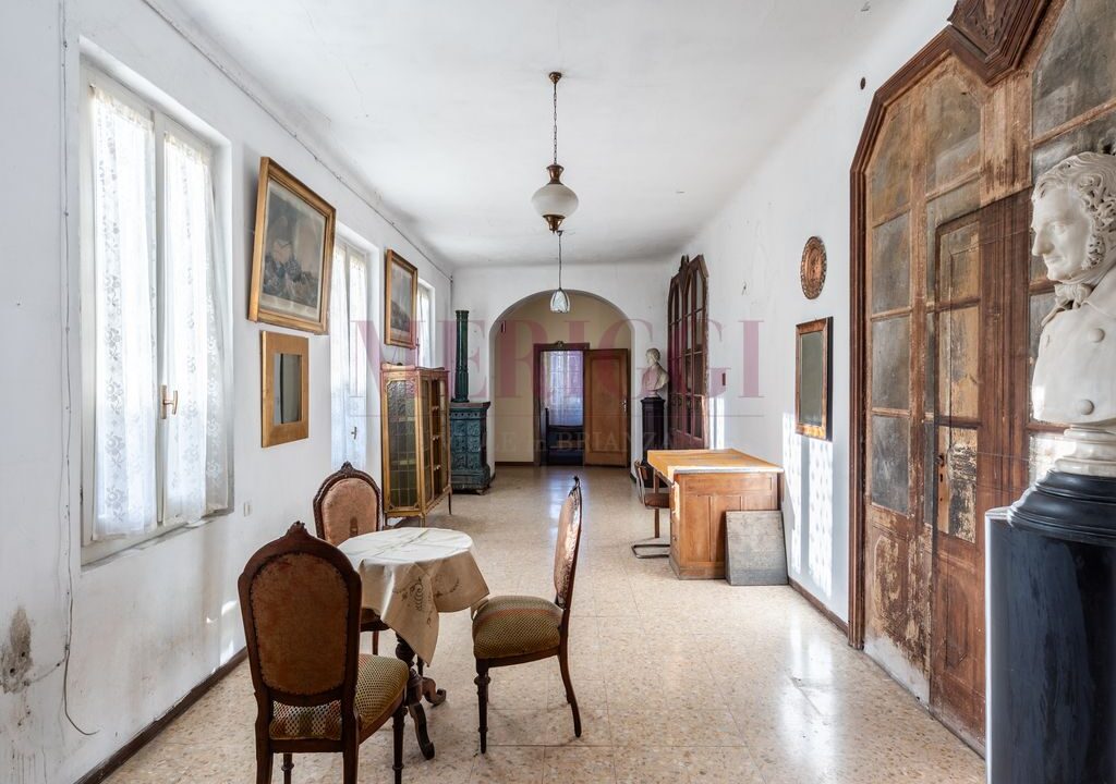corridoio di disimpegno - villa epoca erba - vendita - meriggi