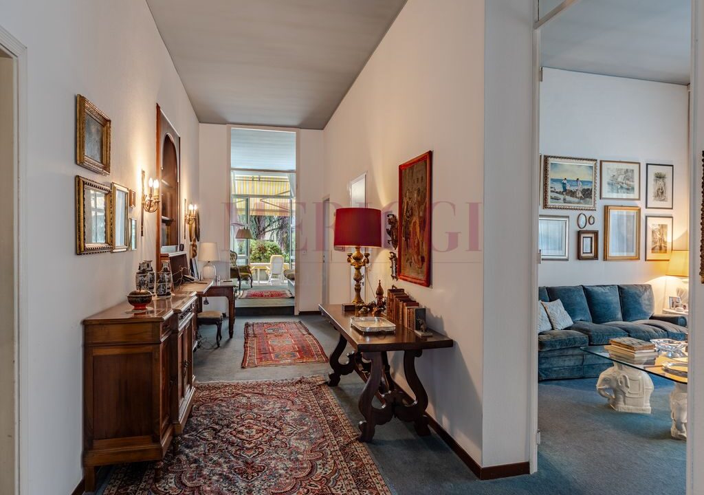 corridoio e soggiorno - villa vendita - cesano maderno - meriggi
