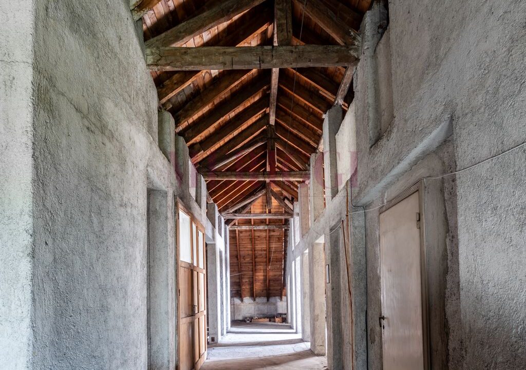 corridoio solaio - villa vendita - cesano maderno - meriggi