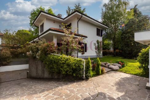 corsello autorimessa e villa - villa oreno - vendita - meriggi