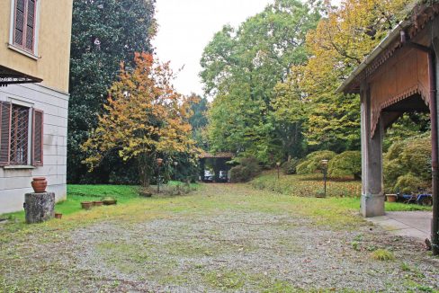 cortile - cascina badia - meriggi ville in brianza