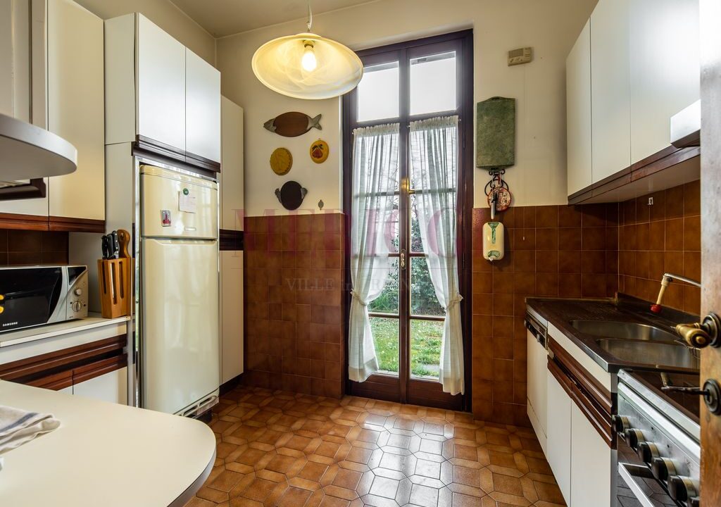 cucina - villa casatenovo montecarmelo - meriggi