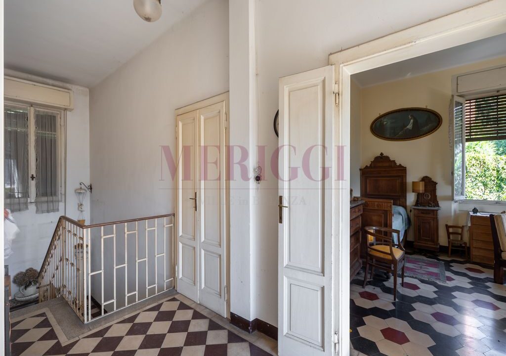 disimpegno primo piano - villa airuno - vendita - meriggi
