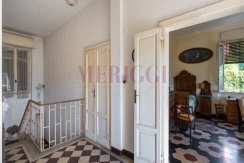 disimpegno primo piano - villa airuno - vendita - meriggi
