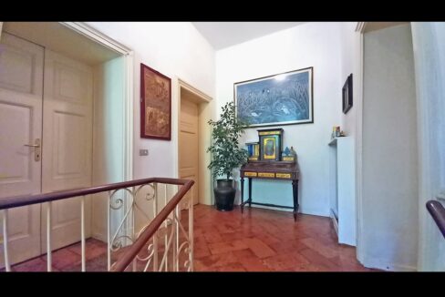 disimpegno primo piano - villa missaglia via roma - meriggi
