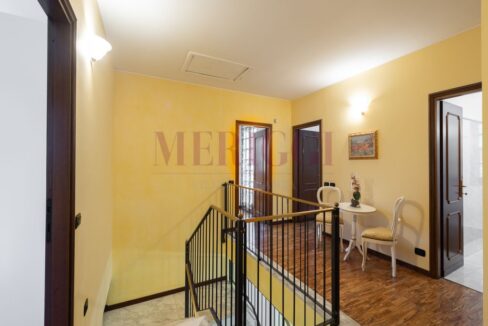 disimpegno primo piano - villa oreno - vendita - meriggi