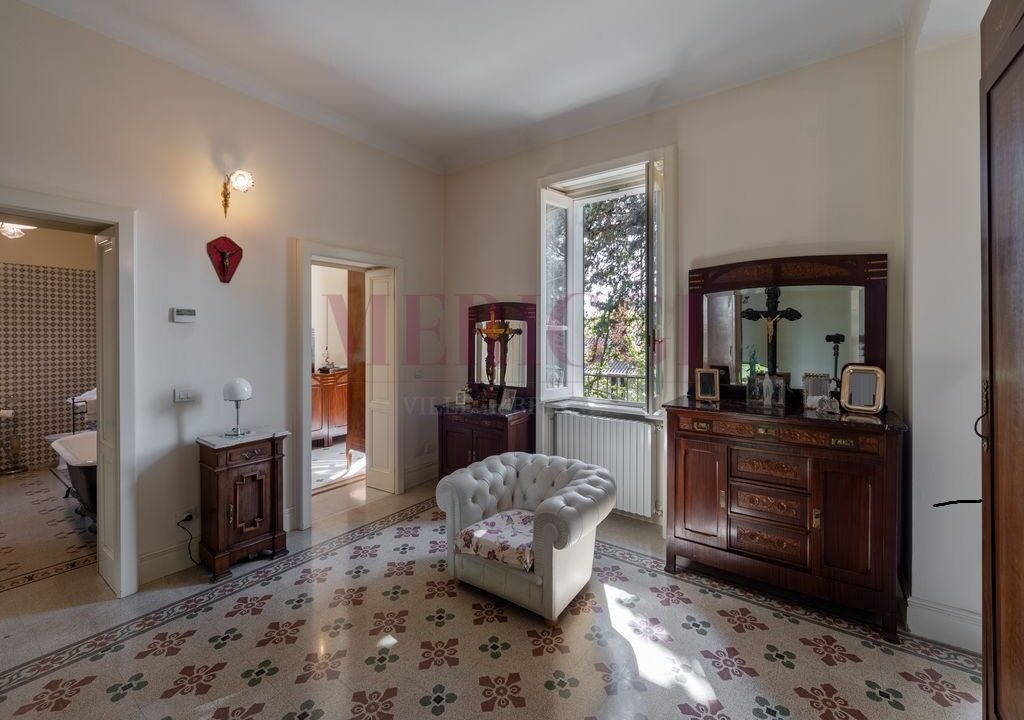 disimpegno primo piano - villa vimercate - vendita - meriggi