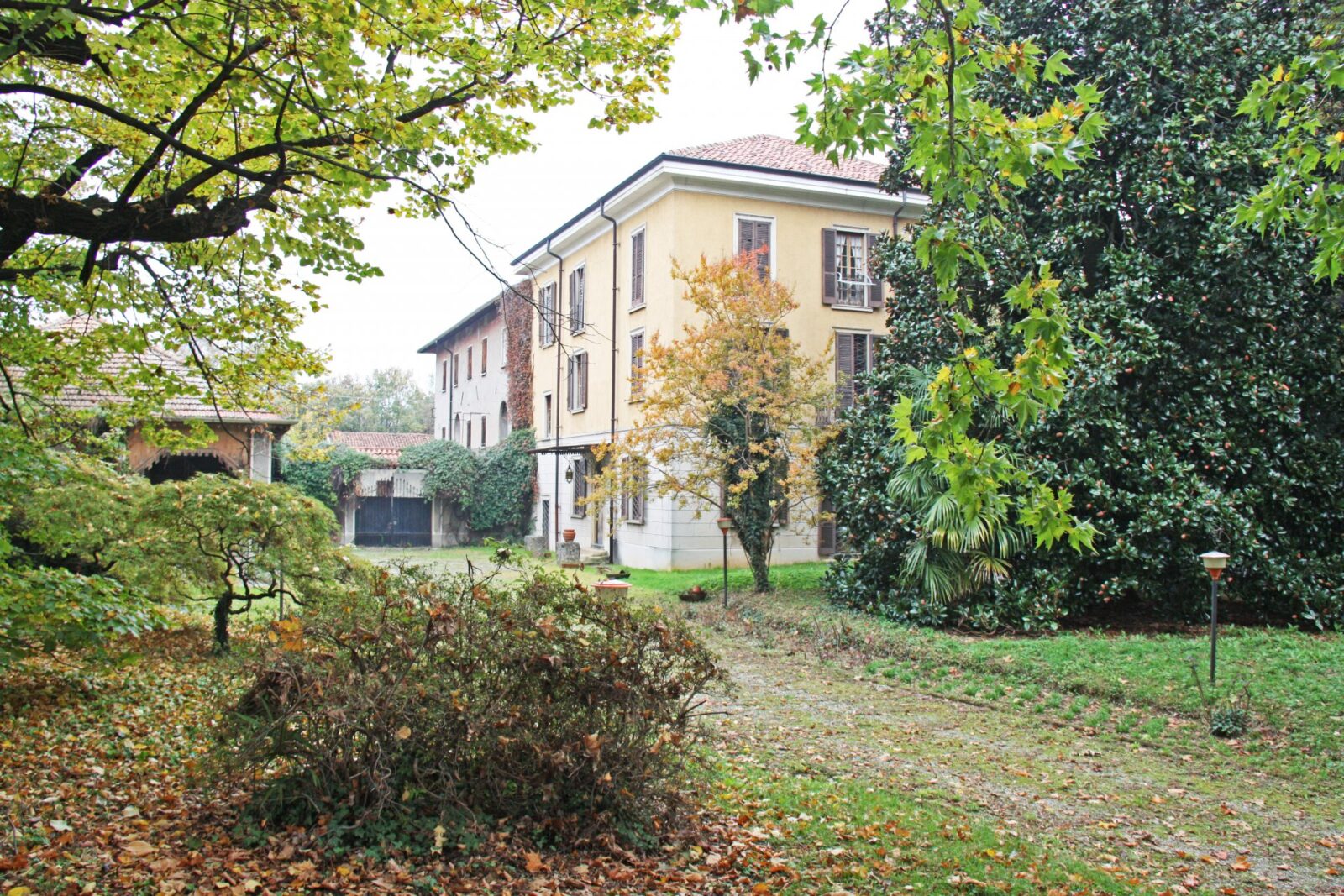 Cascina in vendita – Besana