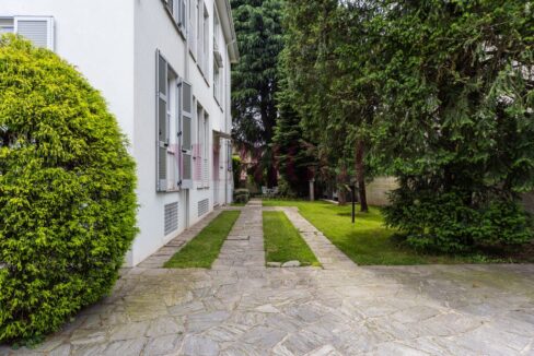 facciata e giardino ovest - villa vendita - cesano maderno - meriggi