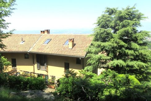facciata e panorama - villa Sirtori vendita - Meriggi