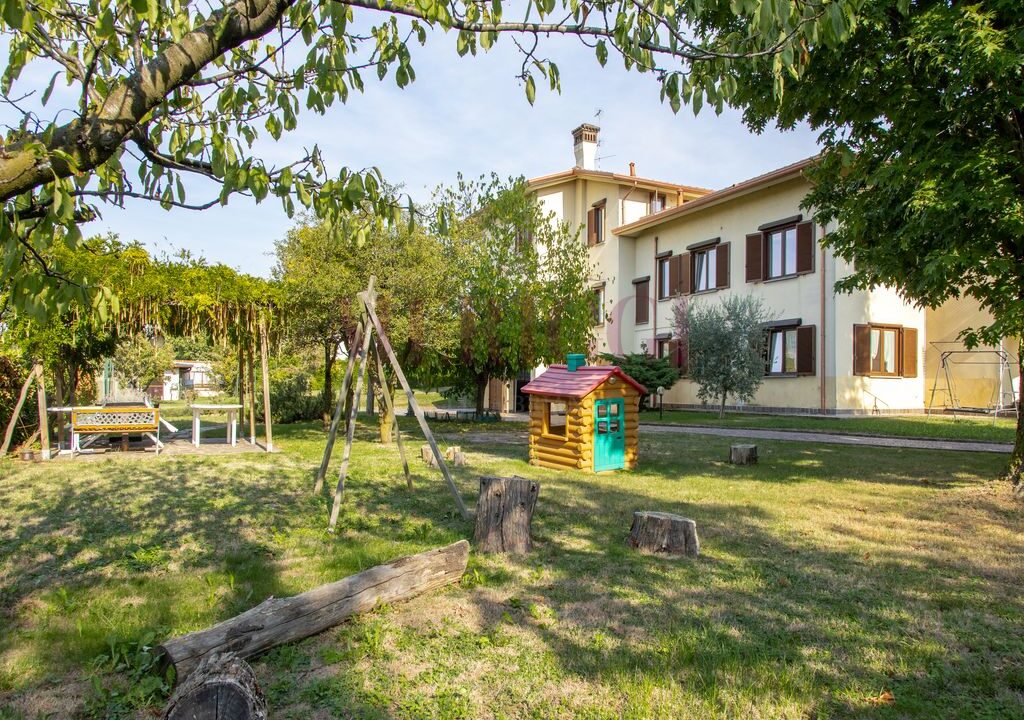 facciata nord ovest- villa casatenovo - meriggi