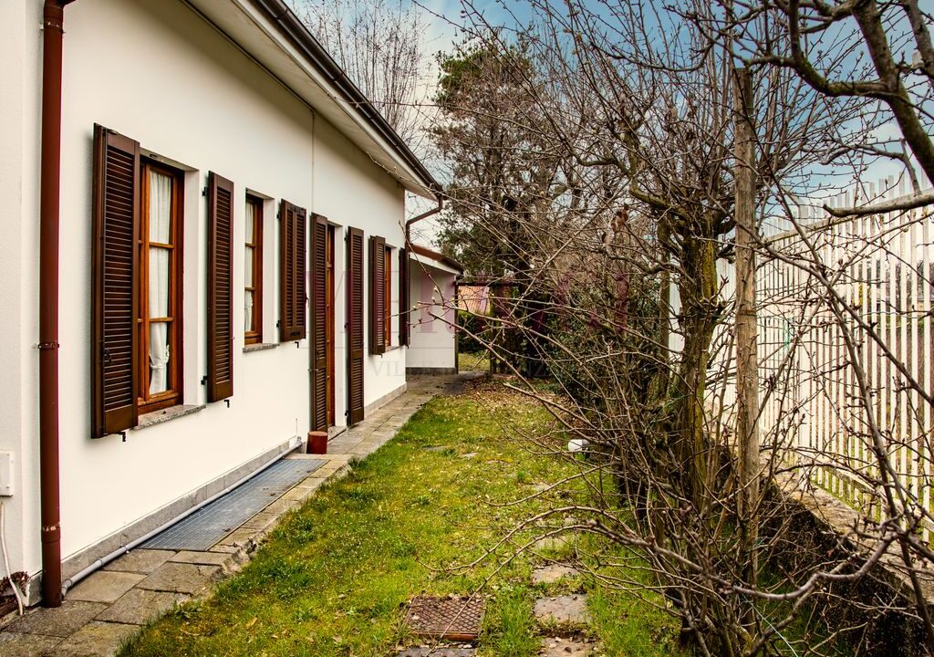 facciata nord - villa casatenovo montecarmelo - meriggi