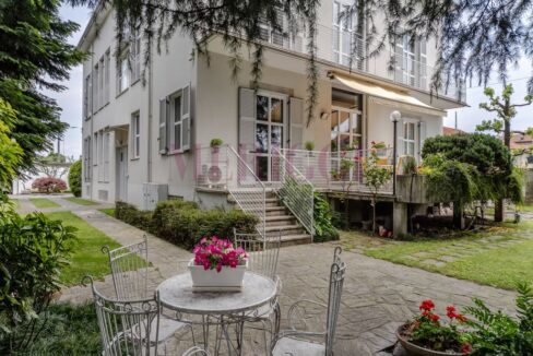facciata sue ovest e giardino - villa vendita - cesano maderno
