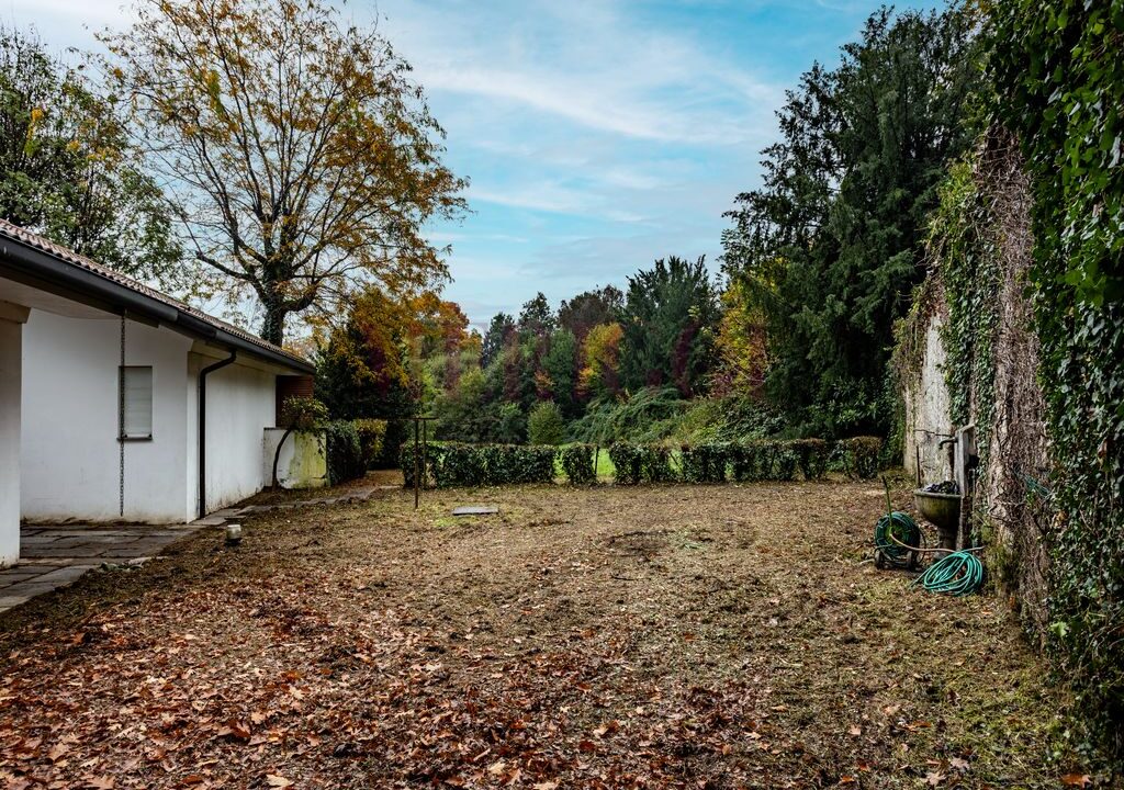 giardino e alberi - villa alzate brianza - vendita - meriggi