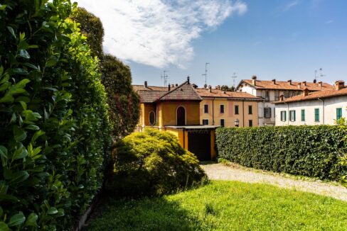 giardino e casa del custode - villa Oggiono - vendita - Meriggi