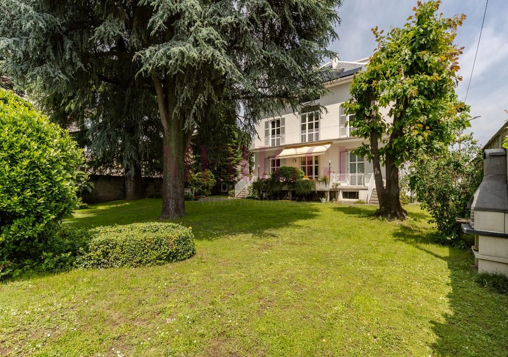 giardino e facciata sud est - villa vendita - cesano maderno - meriggi