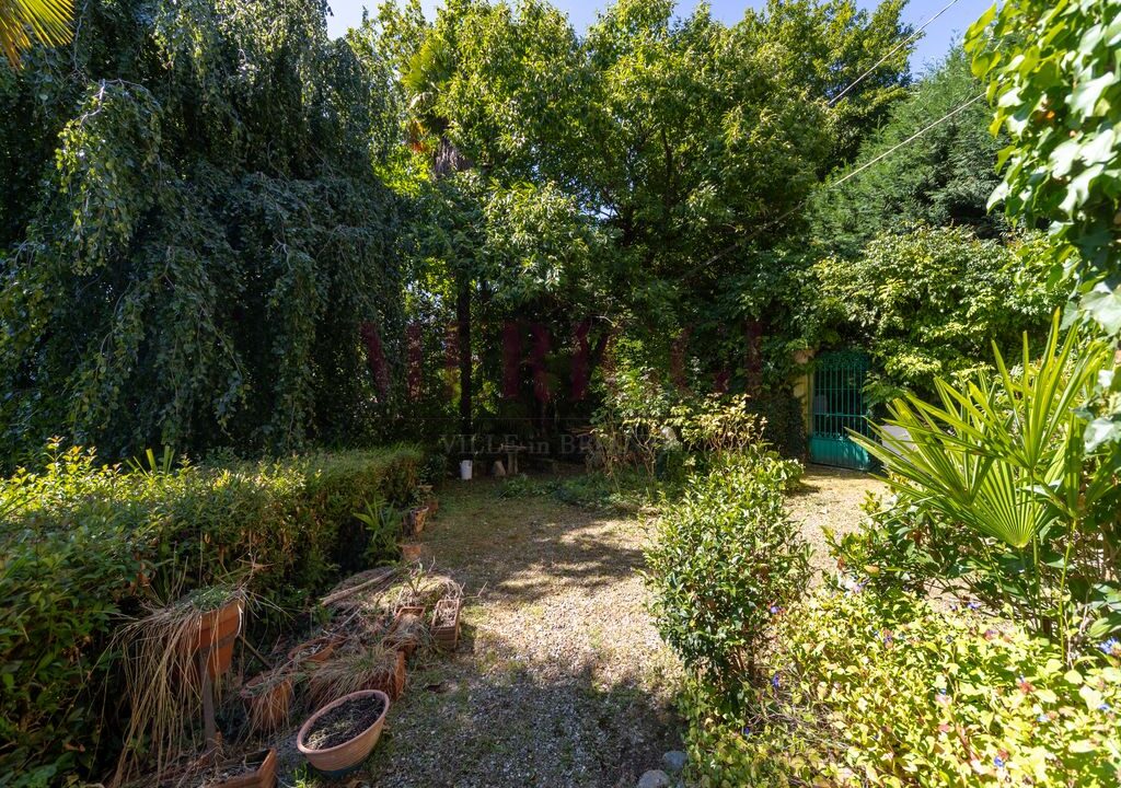 giardino e ingresso - villa airuno - vendita - meriggi