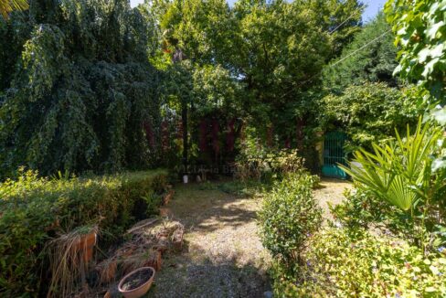 giardino e ingresso - villa airuno - vendita - meriggi