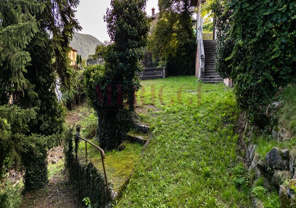 giardino-est-villa-Asso-vendita-Meriggi