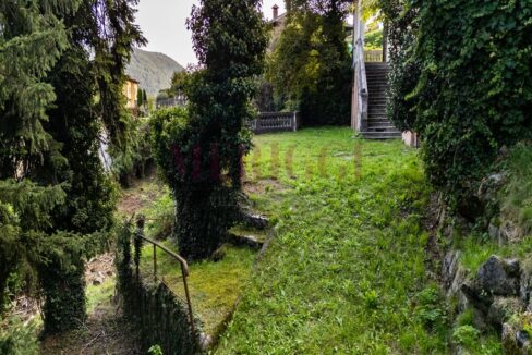 giardino-est-villa-Asso-vendita-Meriggi
