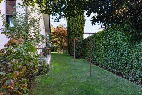 giardino lato sud - arcore - villa in vendita - meriggi