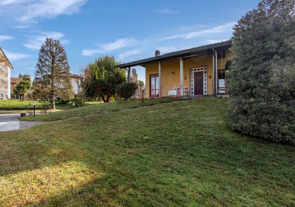 giardino ovest - villa missaglia - vendita - meriggi