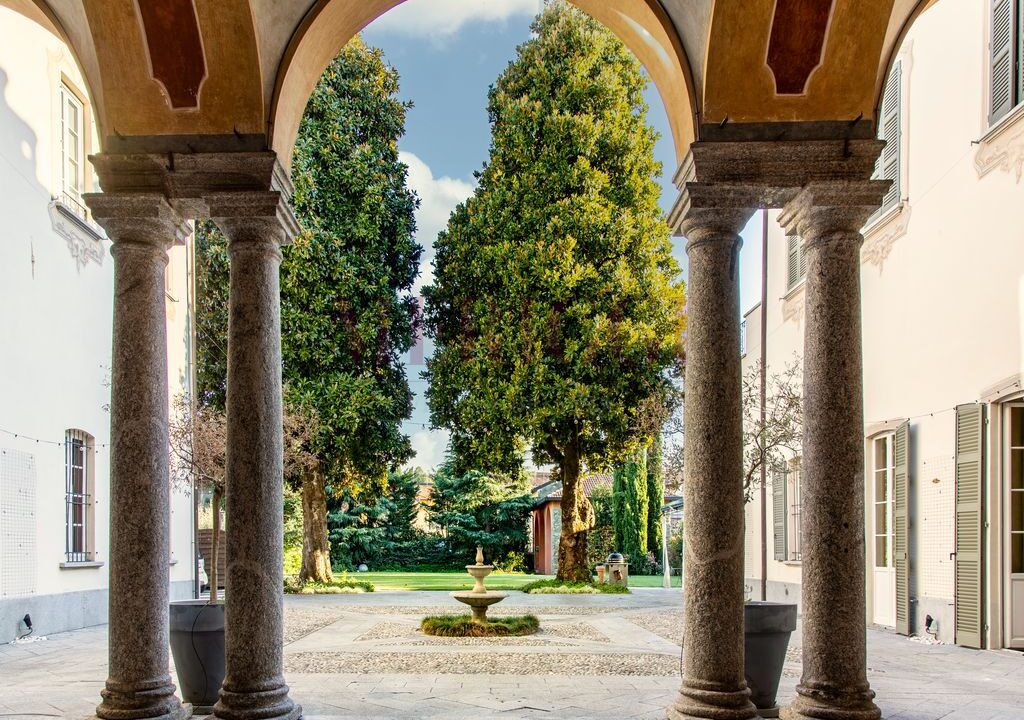 ingresso - palazzo epoca Oggiono - Meriggi