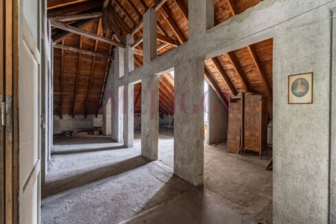 ingresso sottotetto - villa vendita - cesano maderno - meriggi