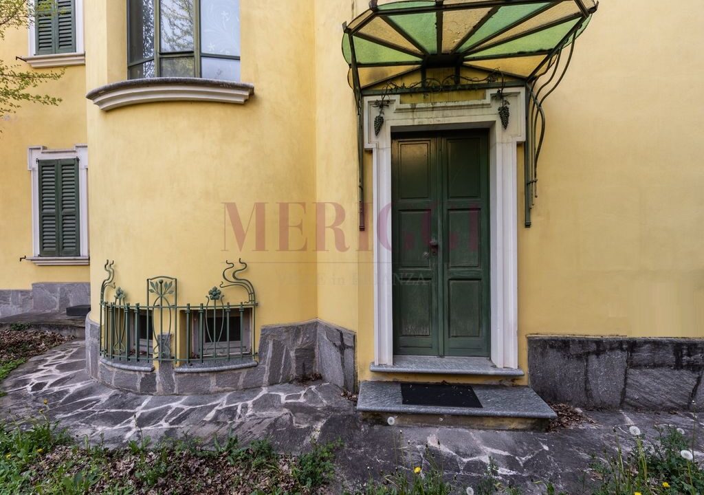 ingresso villa posteriore- villa vimercate - vendita - meriggi