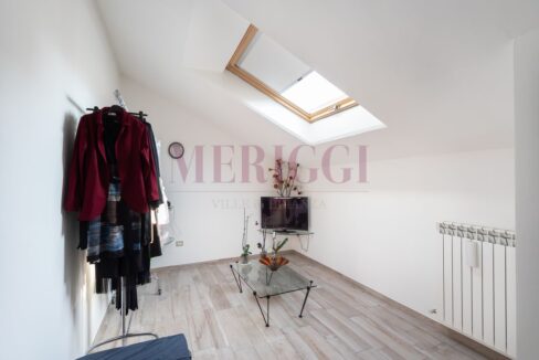 mansarda con lucernaio. villa a Calolziocorte. Meriggi