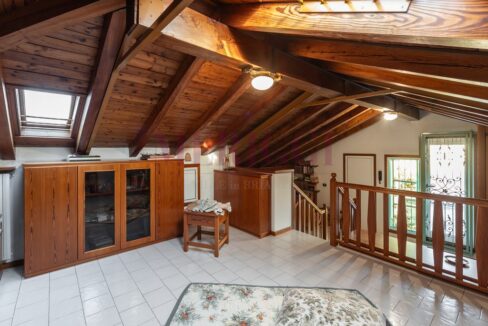 orditura del tetto in mansarda a seregno, villa proposta da meriggi