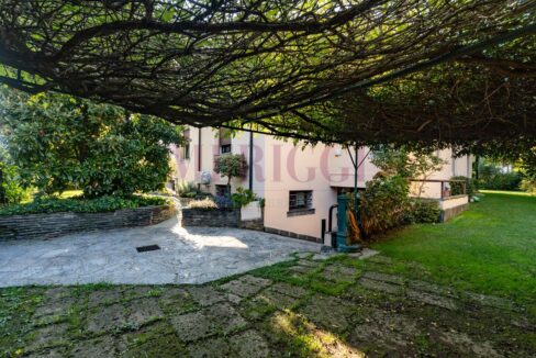 pergolato con rampicante - arcore - villa in vendita - meriggi