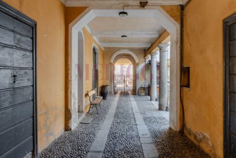 porticato ingresso - villa epoca erba - vendita - meriggi