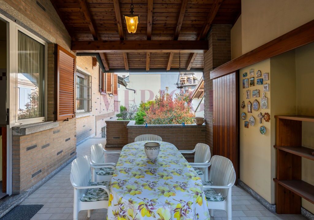 portico adiacente alla cucina, villa in vendita a seregno, meriggi.