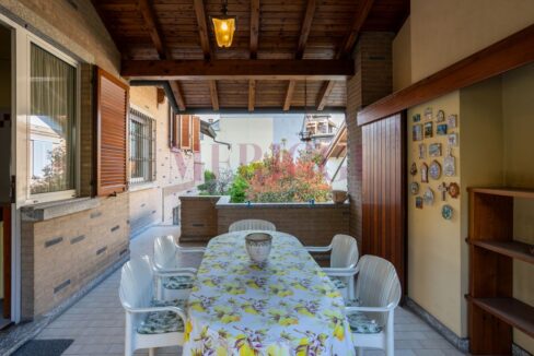 portico adiacente alla cucina, villa in vendita a seregno, meriggi.