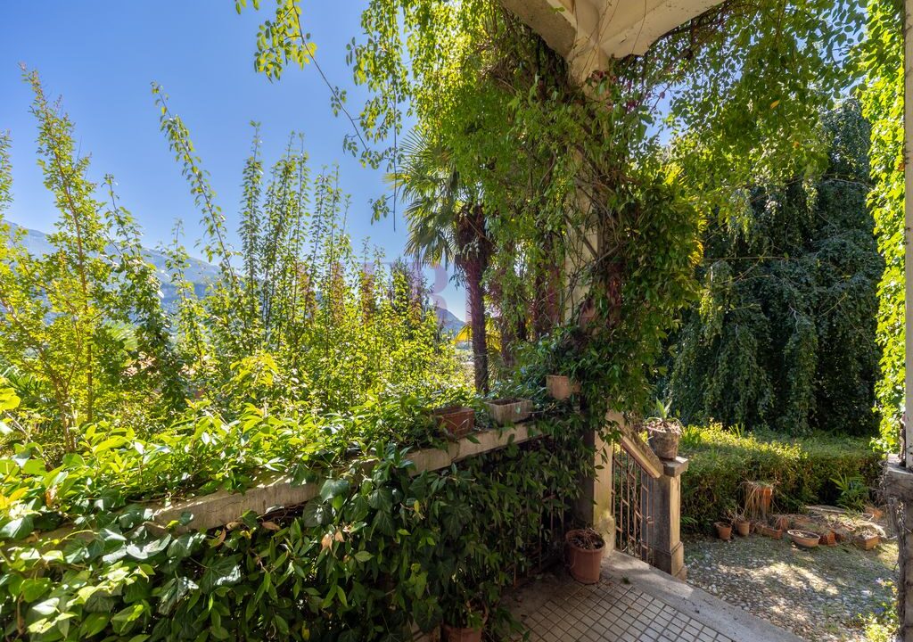 portico ingresso - villa airuno - vendita - meriggi