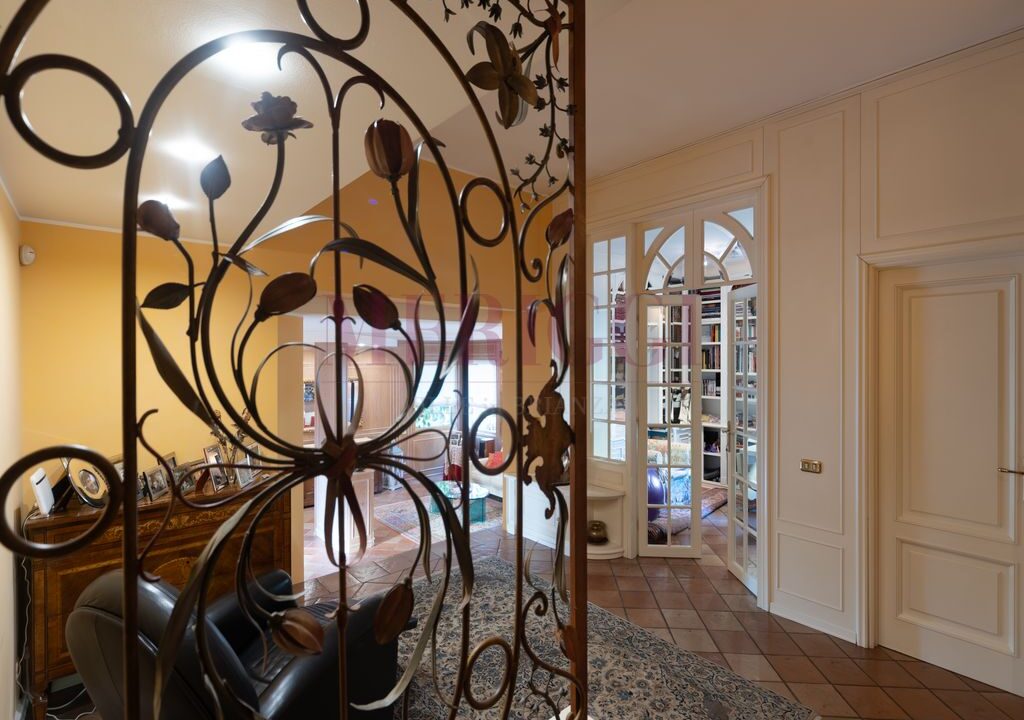 ringhiera in ferro battuto - arcore - villa in vendita - meriggi