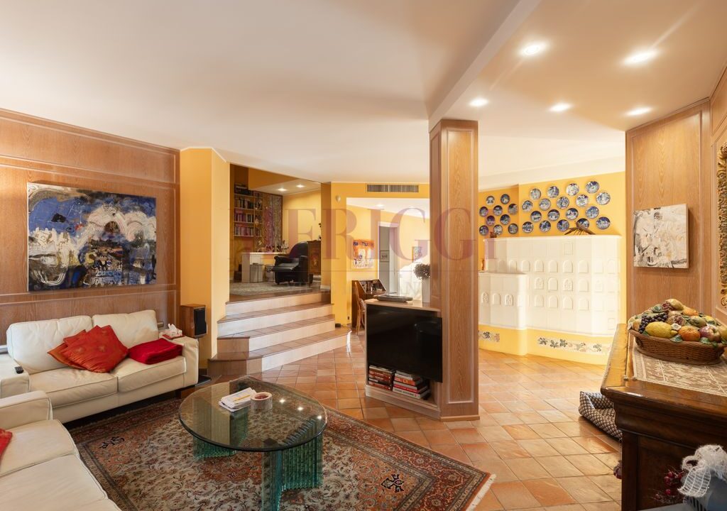 salone e vista su zona studio - arcore - villa in vendita - meriggi