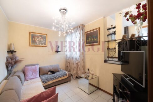 salotto. Villa a Calolziocorte. Meriggi immobiliare