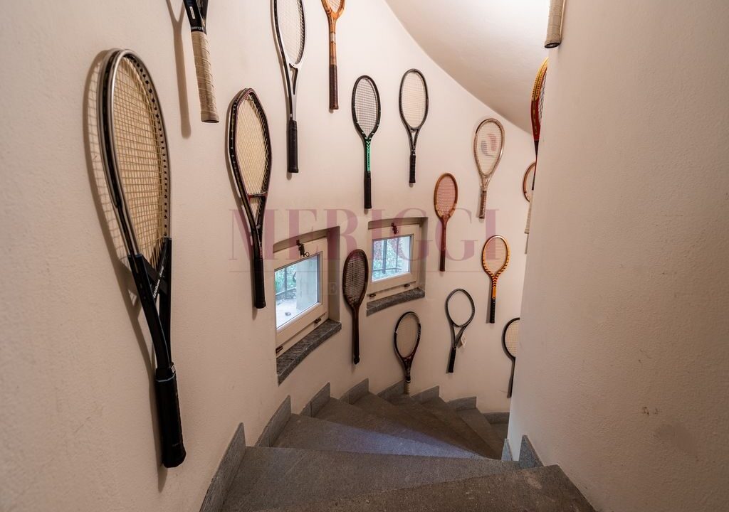 scala accesso taverna- villa vimercate - vendita - meriggi