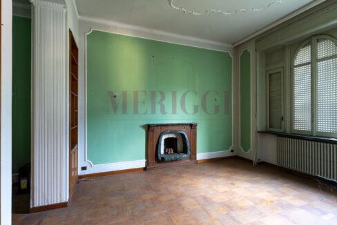 soggiorno con camino - villa Asso - vendita - Meriggi